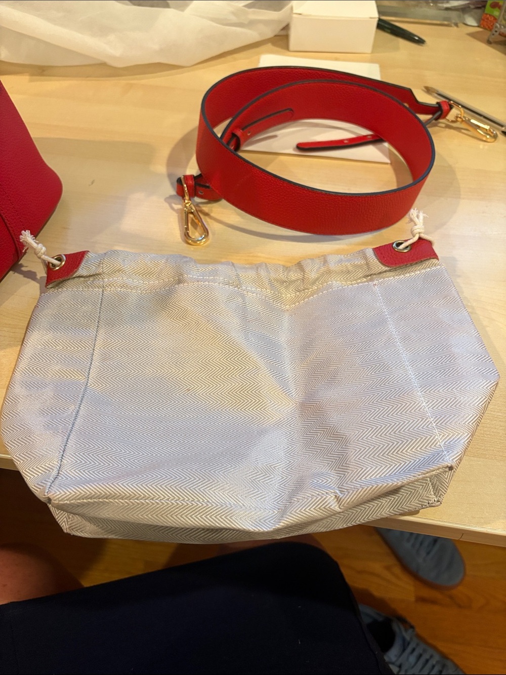 Red Leather Bucket Tote Handbag - Unbranded - Picture 14 of 16